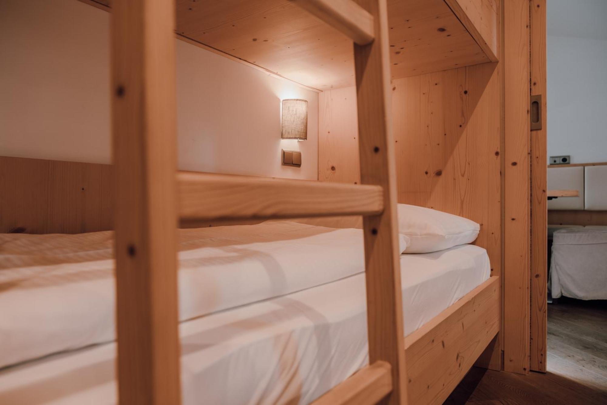 Residence Hotel Alpinum カンポ・トゥーレス エクステリア 写真