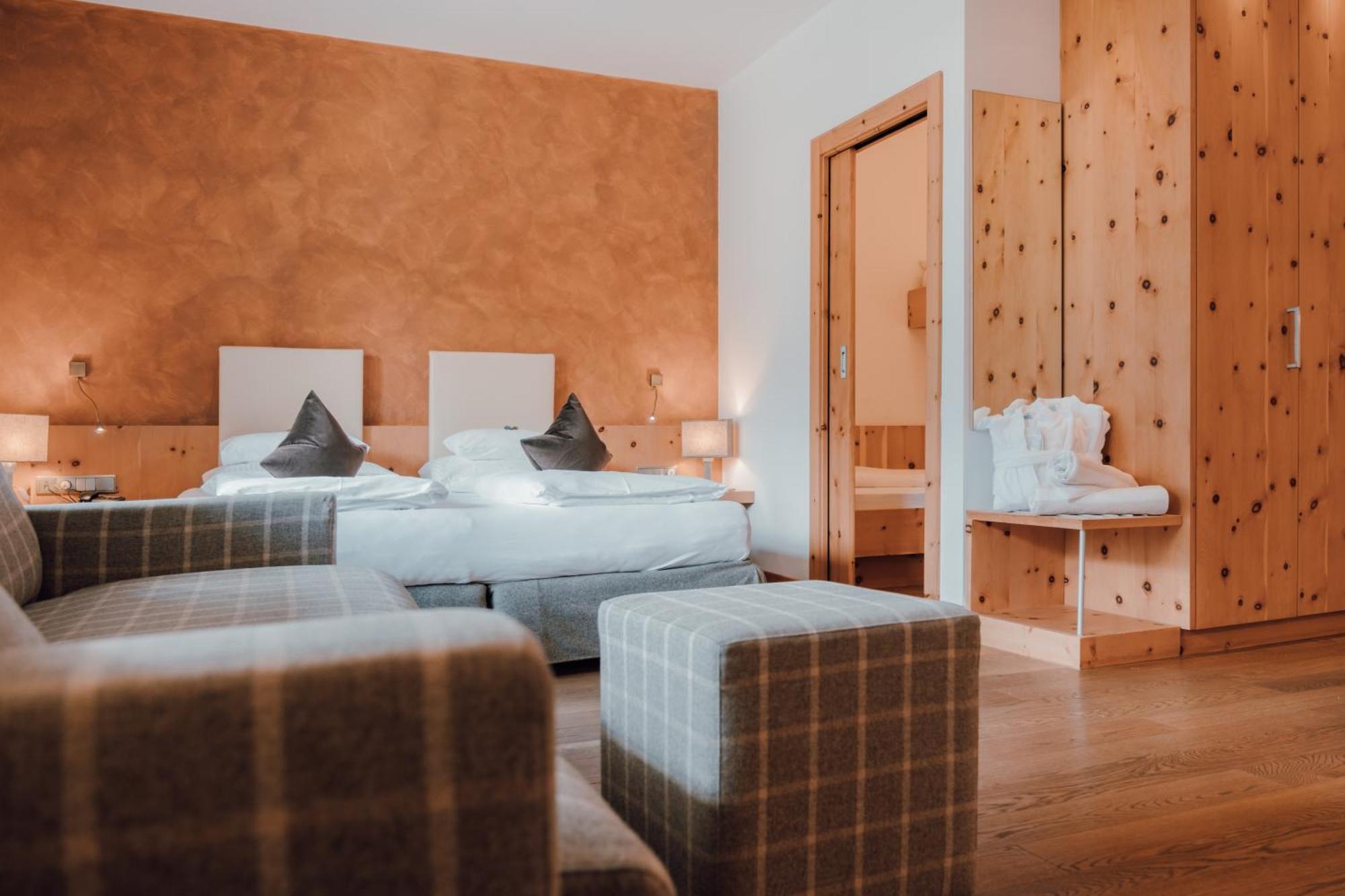 Residence Hotel Alpinum カンポ・トゥーレス エクステリア 写真