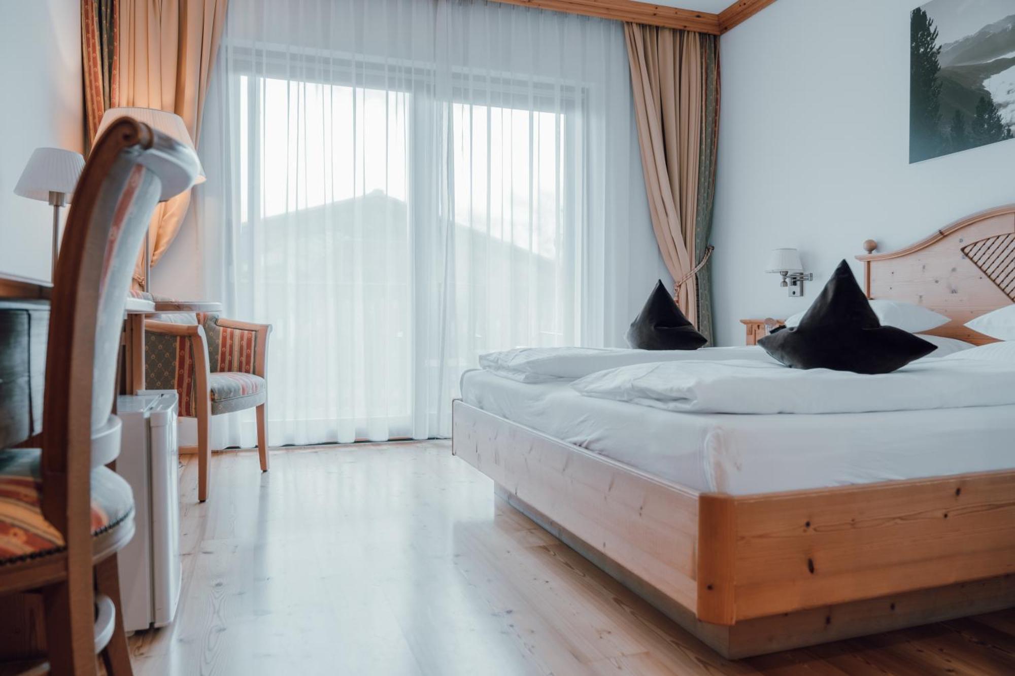 Residence Hotel Alpinum カンポ・トゥーレス エクステリア 写真